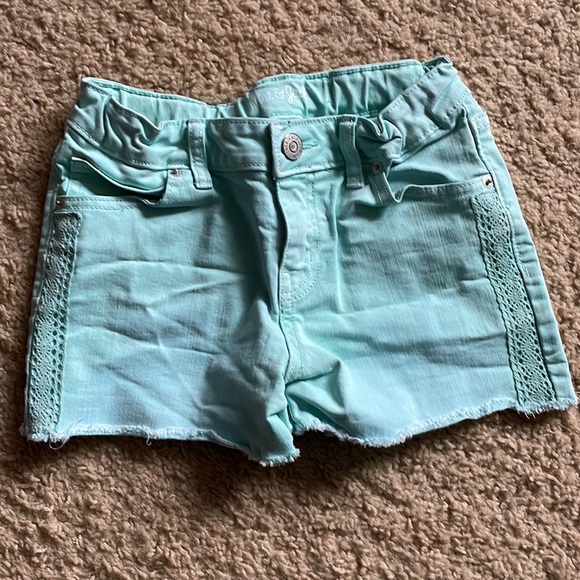 Two pairs of girls jean shorts - Picture 2 of 6